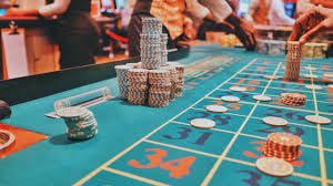 Myanmar National League ဘောလုံးပွဲစဉ်ကို Sportsbook တွင် Live Betting ပြုလုပ်နေသောမြင်ကွင်း